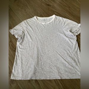 💸$7 bundled- 3 for$21 SALE💸 
H&M brand, Regular fit Horizontal Stripe T-shirt